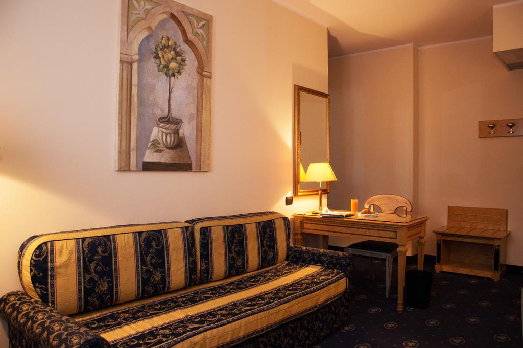 Hotel Visconti Melzo Εξωτερικό φωτογραφία