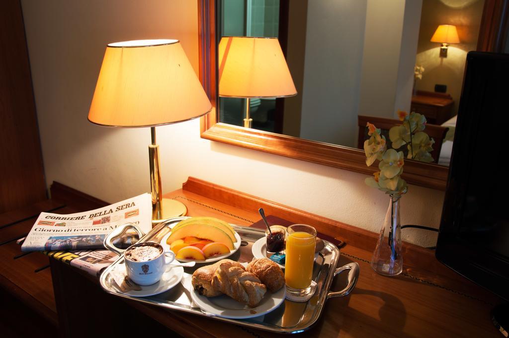 Hotel Visconti Melzo Εξωτερικό φωτογραφία