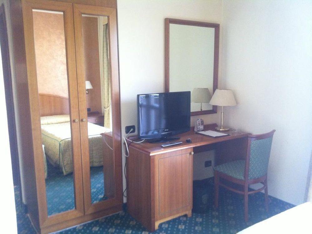 Hotel Visconti Melzo Εξωτερικό φωτογραφία